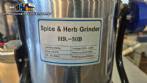 Molinillo de acero inoxidable para encimera, ideal para especias, granos, hierbas y pimienta, marca Zhejiang Horus Appliance HR-50B.