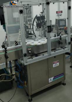 L�nea de llenado rotativa para frascos cuentagotas con etiquetas autoadhesivas cil�ndricas Certo