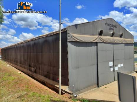 Almac�n de lona Sansuy con estructura met�lica de acero al carbono.