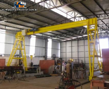 P�rtico a 10 toneladas y 30 metros de pista