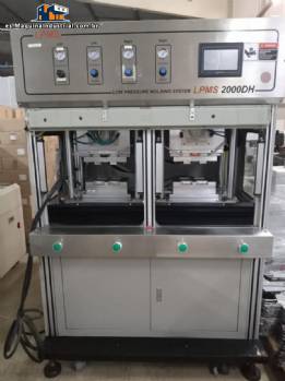 L�nea de producci�n para moldeo por inyecci�n de bater�as y piezas de pl�stico.