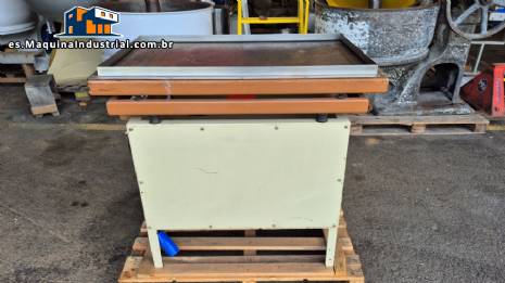 Mesa vibratoria para moldes de chocolate