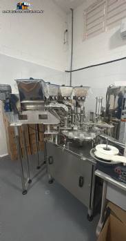 Máquina rotativa de dosificación y llenado con unidad de taponado de acero inoxidable para pastas, 4 boquillas, Milainox, año 2022 Máquina rotativa de dosificación y llenado con unidad de taponado de acero inoxidable para pastas, 4 boquillas, Milainox, año 2022